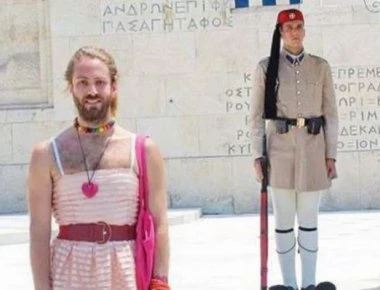 Άρθρο του Γ.Χαρβαλιά: Η ΝΔ, ο Κυριάκος ο/η Τζέισον-Αντιγόνη και η Κοντσίτα